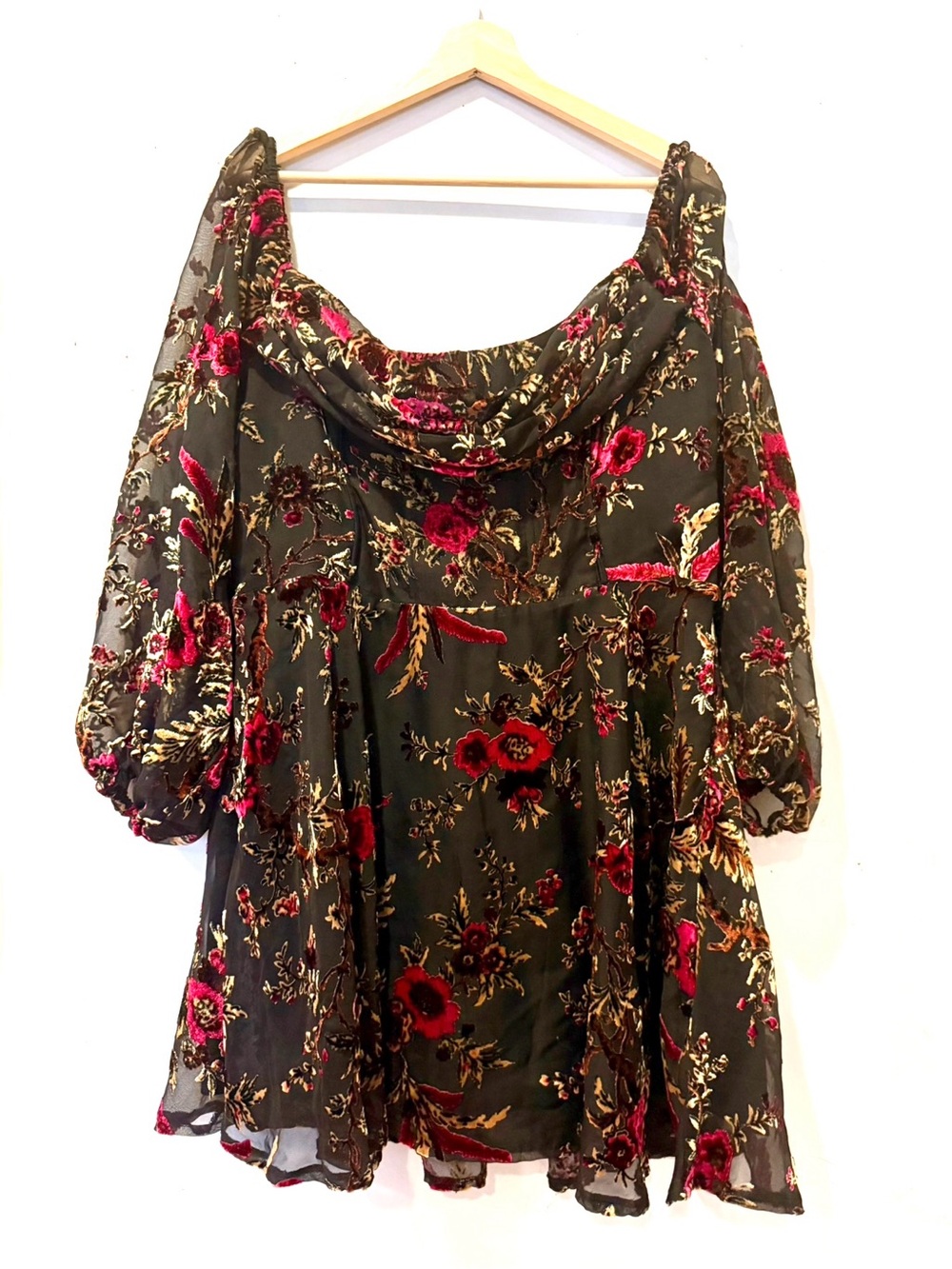 Black Mini Dress with burdundy Floral Velvet showpo size 16
